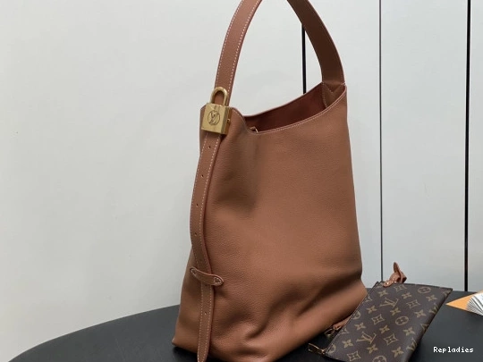 Cheap Hobo VUITTON Key Jh-31*35*18CM LOUIS Low 0818
